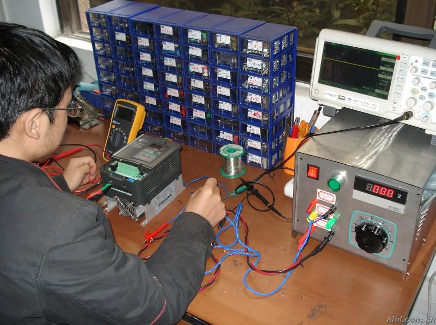 SGDM-10ADA安川伺服驱动器维修