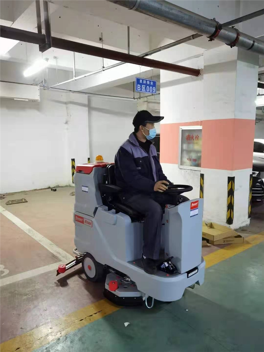 物业小区地下车库保洁适用的柳州驾驶式洗地机质量可靠售后无忧