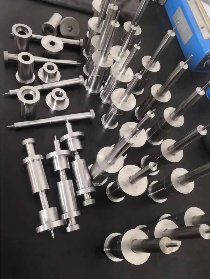 厂家直销定制各类螺栓，螺母，固定件