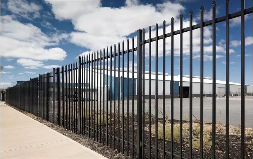围墙金属护栏直销 佛山工厂外墙护栏安装 江门庭院防爬栅栏定做